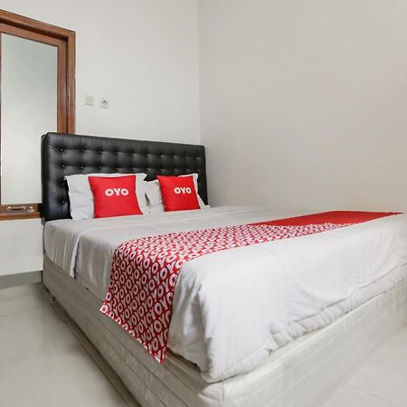 Super Oyo 3838 Tamansari Guest House 수라카르타 외부 사진