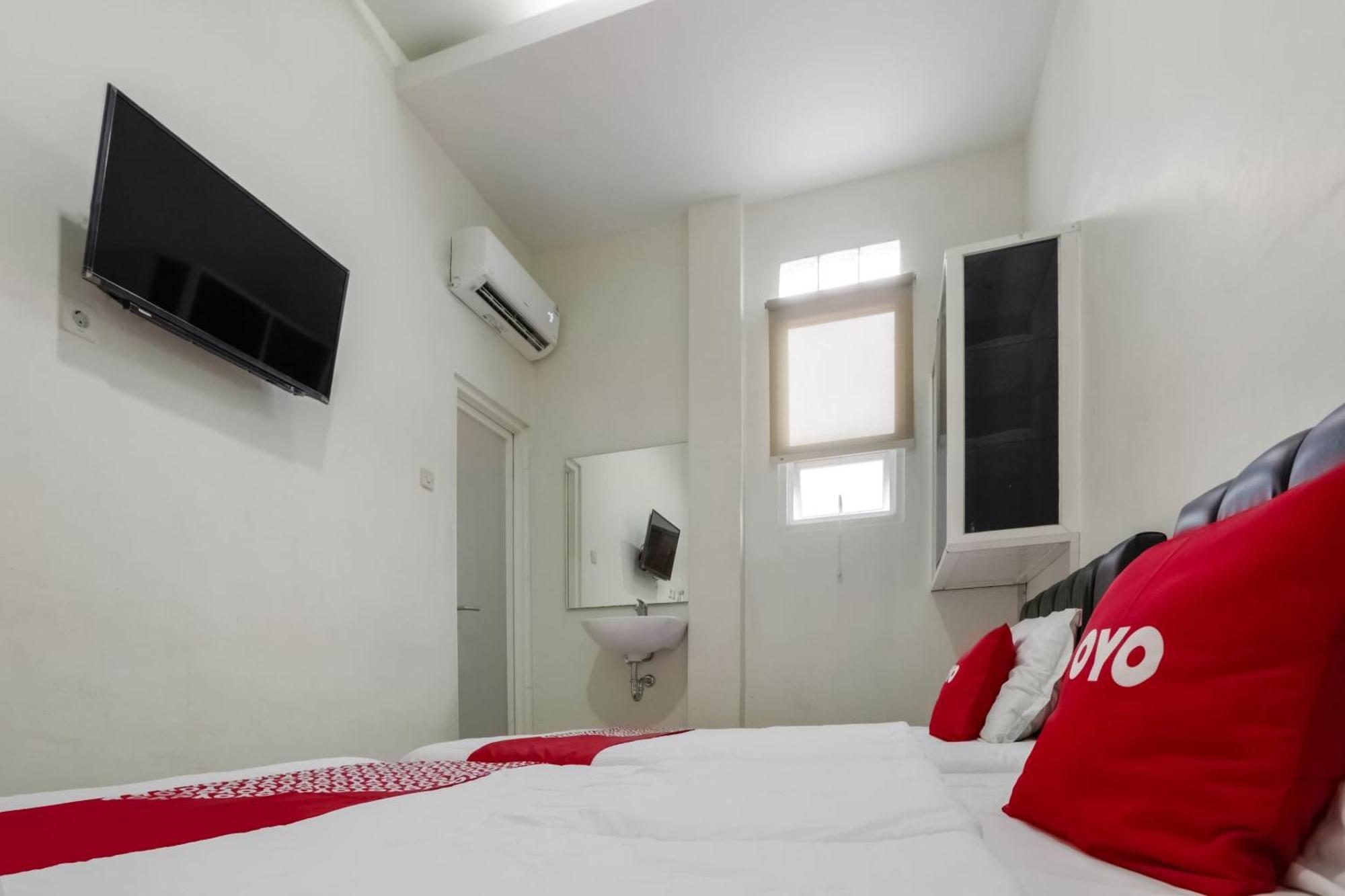 Super Oyo 3838 Tamansari Guest House 수라카르타 외부 사진