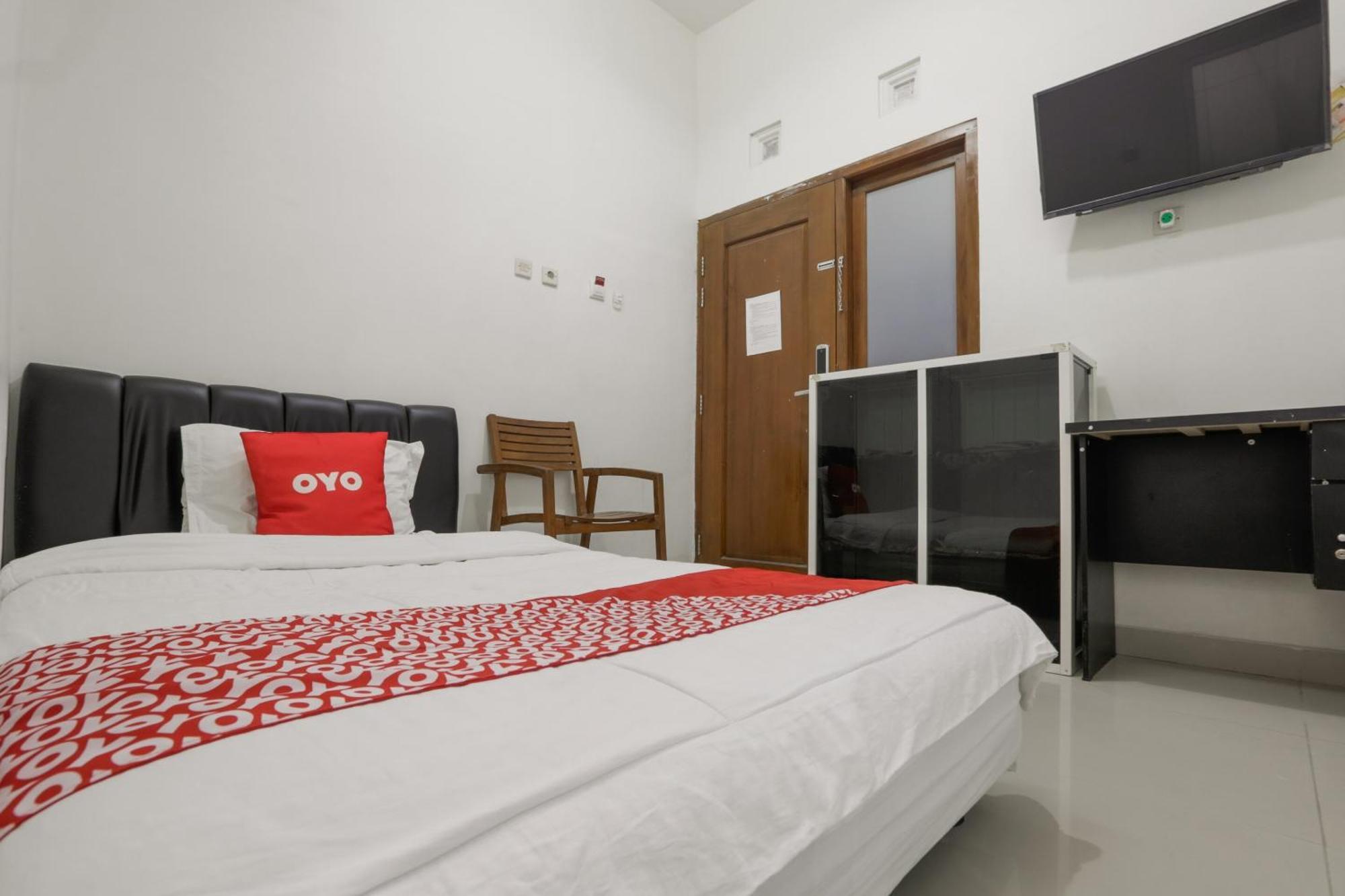 Super Oyo 3838 Tamansari Guest House 수라카르타 외부 사진