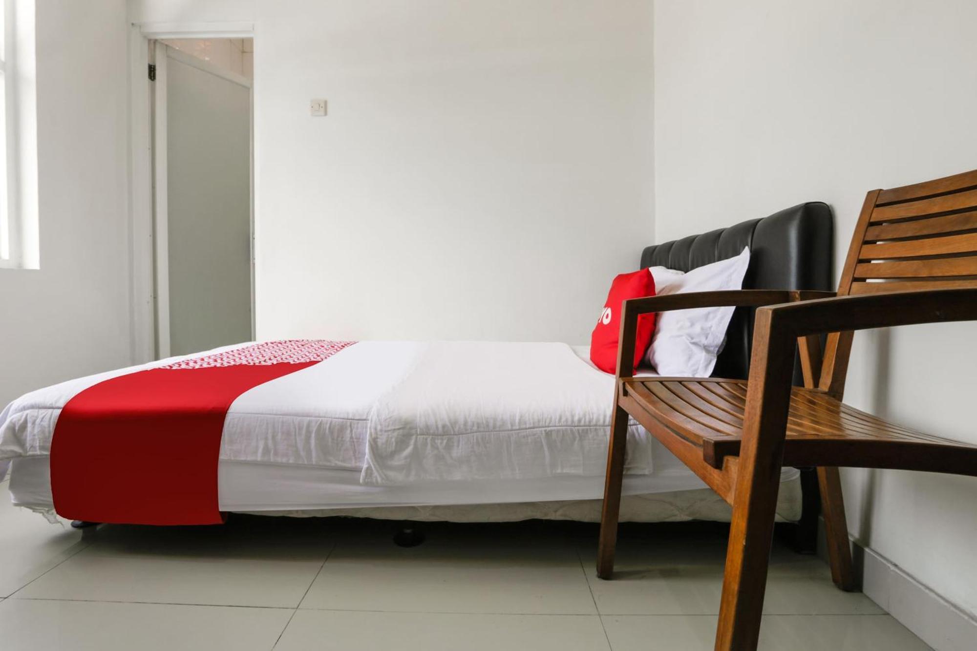 Super Oyo 3838 Tamansari Guest House 수라카르타 외부 사진