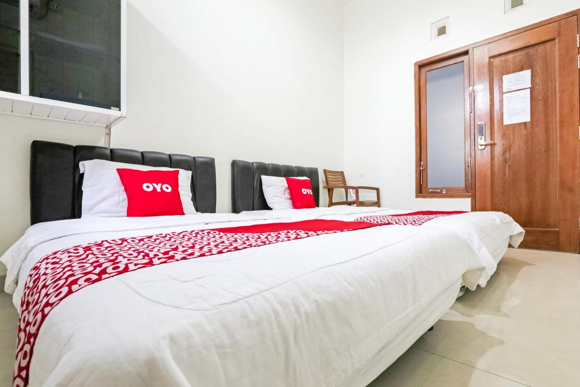 Super Oyo 3838 Tamansari Guest House 수라카르타 외부 사진