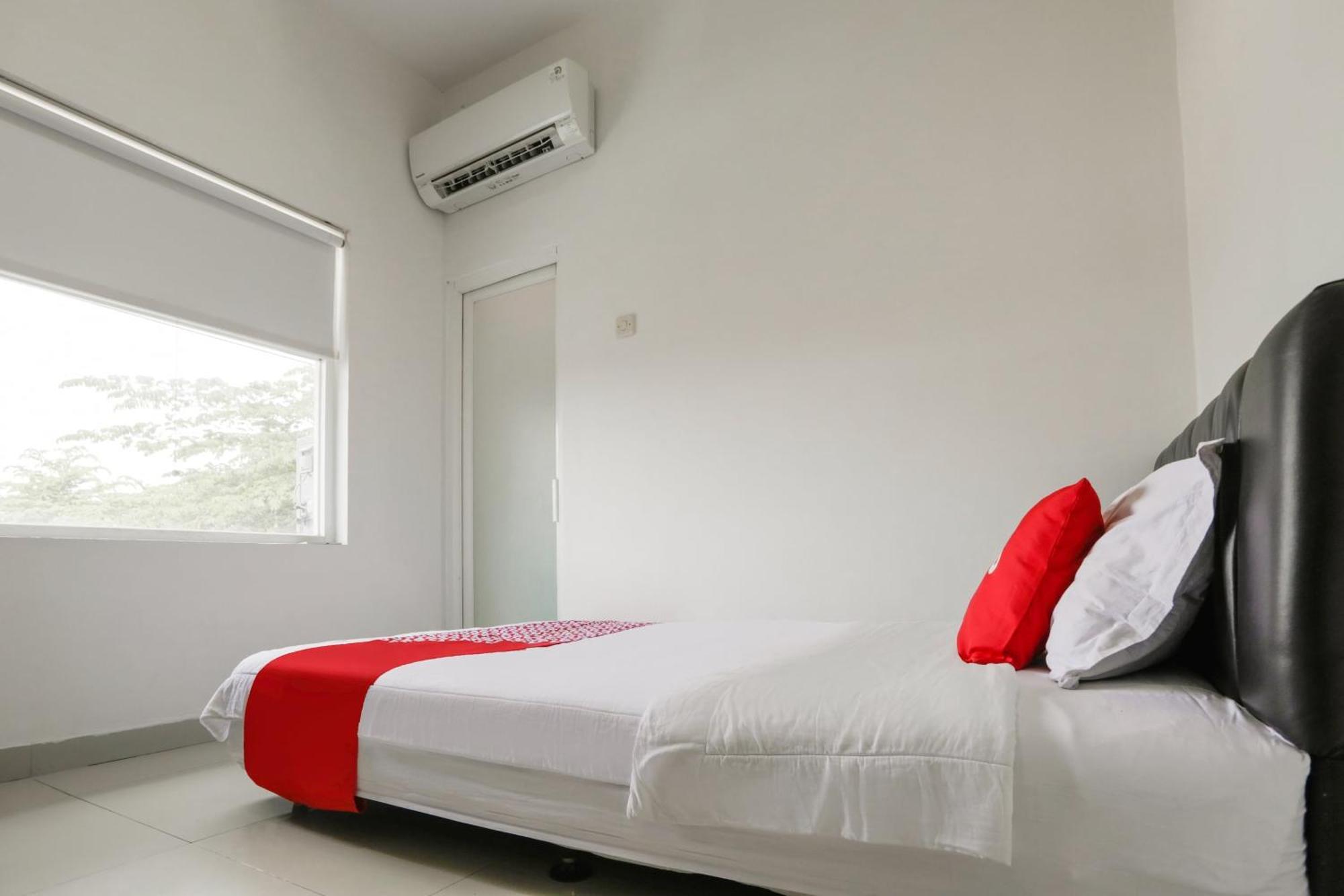 Super Oyo 3838 Tamansari Guest House 수라카르타 외부 사진