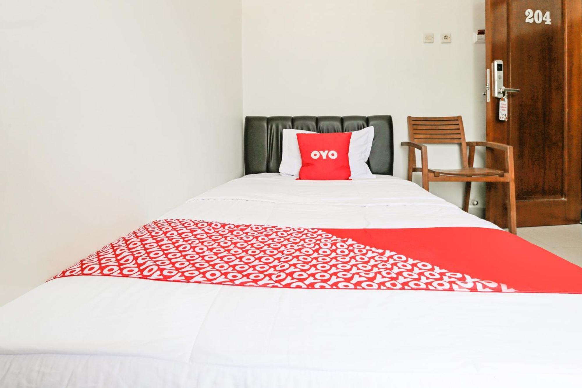 Super Oyo 3838 Tamansari Guest House 수라카르타 외부 사진